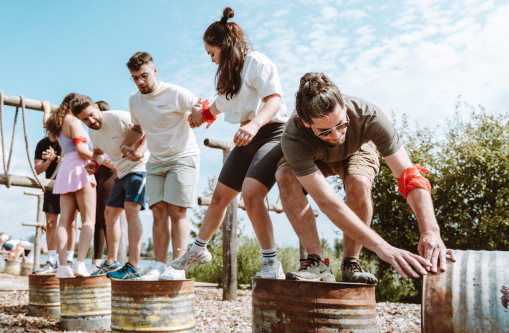 Expeditie Robinson, team strijdt in Vatenproef.